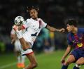 Bild: Emilio Morenatti/AP/dpa
Artistisch: Bradley Barcola gewinnt mit Paris Saint-Germain verdient beim FC Barcelona.