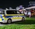 Bild: Jason Tschepljakow/dpa
Polizei und Feuerwehr sind nach Drohnensichtungen und Flugausfällen am Flughafen München im Einsatz.
