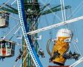 Bild: Peter Kneffel/dpa
Hoch hinaus ging es für viele der Wiesn-Besucher.
