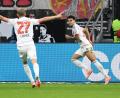 Bild: Arne Dedert/dpa
War der Matchwinner in Frankfurt: Bayerns Luis Díaz (r).