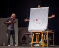 Bild: Leo Fellinger
Das Theaterstück „Von Sokrates bis Putin“ im Stadttheater Amberg verspricht eine humorvolle Zeitreise.