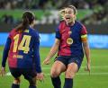 Bild: Swen Pförtner/dpa
Die vielfach ausgezeichneten Aitana Bonmatí und Alexia Putellas jubeln auch gegen den FC Bayern (Archivbild)