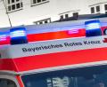 Bild: Peter Kneffel/dpa
Ein Krankenwagen brachte den verletzten Radler ins Krankenhaus. (Symbolbild)