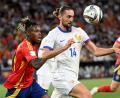 Bild: Marijan Murat/dpa
Der Franzose Adrien Rabiot (M) kritisiert den Plan für ein italienisches Ligaspiel in Australien.