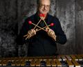 Bild: Christian Hartmann/exb
Wolfgang Lackerschmid gehört zu den Weltklasse-Vibraphonisten. Mit seinem Trio 77 kommt er zum Weidener Jazz-Zirkel.