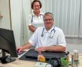 Bild: Stephan Huber
Dr. Ingeborg Utz ist hocherfreut, dass sie einen Nachfolger für sich in der Gemeinschaftspraxis gefunden hat. Dr. Michael Körber, der bislang im Krankenhaus gearbeitet hat, übernimmt ihren Hausarzt-Sitz offiziell zum 1. Januar.