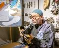 Bild: Marcus Rebmann
Der Schuster bei der Arbeit - Impression von der letztjährigen Veranstaltung „Nachts erwachts im Stadtmuseum Amberg“.
