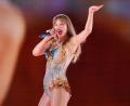 Bild: Darryl Dyck/The Canadian Press via AP/dpa
Führt nicht nur das Leben eines Showgirls, sondern auch das einer Chartsstürmerin: Taylor Swift. (Archivbild)
