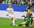 Bild: Swen Pförtner/dpa
Bayern-Torschützin Klara Bühl (l).
