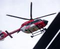 Bild: Stefan Sauer/dpa
Mit einem Rettungshubschrauber wird das Mädchen in eine Klinik geflogen. (Symbolbild)
