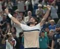 Bild: Andy Wong/AP/dpa
Valentin Vacherot feiert beim Shanghai Masters den größten Erfolg seiner Karriere.