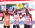 Bild: Richard Dizon/ZUMA Press Wire/dpa
Jacob Kiplimo (M) aus Uganda hat den Chicago-Marathon gewonnen.