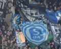 Bild: Swen Pförtner/dpa
Vor dem Spiel in Dublin gab es einen Zwischenfall mit Schalke-Fans. (Archivbild)