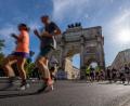 Bild: Lino Mirgeler/dpa
An diesem Sonntag ist es wieder so weit: Tausende werden zum Marathon-Lauf durch München erwartet. (Archivbild)