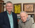 Bild: gf
"Wir habern am gleichen Tag Geburtstag", sagte Ambergs 3. Bürgermeister Franz Badura (links) und gratulierte dem Maler Nathan Yudytskyy vor dessen Bildern zum 90. Geburtstag.