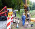 Bild: jp
Eine Nürnberger Spezialfirma wurde vom Staatlichen Bauamt beauftragt, Probebohrungen an der B 299 bei Pattershofen vorzunehmen, da ein Wasserdurchlass unter der Fahrbahn marode ist und erneuert werden muss.