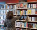 Bild: Boris Roessler/dpa
In Deutschland gibt es weniger Buchhandlungen. (Symbolbild)