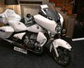 Bild: Felix Hörhager/dpa
Papst Leo XIV. hatte das Motorrad im September in Rom in Empfang genommen.