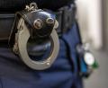 Symbolbild: Peter Kneffel/dpa
Der 26-Jährige sitzt laut Polizei inzwischen in Untersuchungshaft.