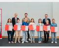 Bild: Chris Eberhardt/Körber-Stiftung
Die Viertklässler der Grundschule Schwandorf-Fronberg freuen sich über die Auszeichnungen.