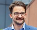 Bild: Pia Bayer/dpa
JU-Landeschef Manuel Knoll warnte nach dem Beschluss des bayerischen Parteinachwuchses gegen die Mütterrente davor, die Bedenken junger Menschen zu übergehen. (Archivbild)