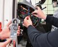 Symbolbild: Bernd Weißbrod/dpa
Angehende Elektroniker und Mechatroniker aus der Nordoberpfalz gehören regelmäßig zu Bayerns besten Auszubildenden. Einige von ihnen konnten auch schon auf Bundesebene überzeugen.