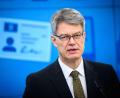 Bild: Bernd von Jutrczenka/dpa
Verkehrsminister Schnieder plant Kostensenkungen bei Führerscheinen.