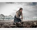 Bild: Boris Laewen/NDR/dpa
Schauspielerin Harriet Herbig-Matten in der ARD-Historienserie „Schwarzes Gold“.