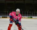 Bild: Fotoschmiede MCB
Der EV Regensburg spielt das Heimspiel am Freitag gegen Kaufbeuren im pinken Sondertrikot.