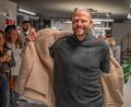 Bild: Marina Gube
Bei einer kleinen Modenschau präsentierte Ex-"Bachelor" Paul Janke italienische Mode aus dem Sortiment der Boutique.