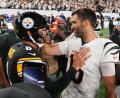 Bild: Jeff Dean/AP/dpa
Aaron Rodgers (l.) musste Joe Flacco zum Sieg gratulieren.