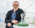 Bild: Armin Weigel/dpa
Der österreichische Kabarettist Josef Hader ist mit der „Bairischen Sprachwurzel“ geehrt worden.