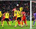 Bild: Sven Hoppe/dpa
Harry Kane (hinten, Mitte l) brachte den FC Bayern früh in Führung.