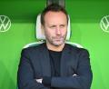 Bild: Swen Pförtner/dpa
Muss viel nachdenken: VfL Wolfsburgs Sportchef Sebastian Schindzielorz