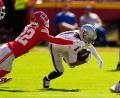 Bild: Charlie Riedel/AP/dpa
Die Defensive der Kansas City Chiefs (li. Trent McDuffie) ließ keinen einzigen Punkt der Las Vegas Raiders zu.