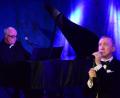 Bild: Kunz
Sänger Sebastian Coors und Pianist Norbert Lauter verstanden es, die Eleganz der Zwanziger Jahre mit augenzwinkernder Gegenwartssatire zu verbinden.
