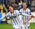 Bild: Harald Tittel/dpa
Younes Ebnoutalib (vorn): Hattrick gegen Fürth.