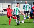 Bild: Schrems, Thomas
Der SV Pechbrunn um Daniel König (rechts) konnte sich im Derby gegen den TSV Konnersreuth und Thomas Neumann (links) den ersten Punkt der Saison sichern.