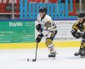 Bild: Roland Halmel
Alles auf Angriff: Brendan Walkom (links) war beim 6:3-Sieg des ERSC Amberg an allen Treffern beteiligt.