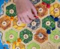 Bild: Marijan Murat/dpa
„Catan“ wird weltweit und millionenfach gespielt. (Archivbild)
