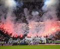 Bild: Harry Langer/dpa
Laut Polizei gibt es einen starken Anstieg bei Verstößen mit Pyrotechnik rings um den Profifußball.