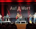 Bild: wel
Die Austropop-Band "Auf A Wort" mit den Frontmännern Chris Huber (links), Mathias Rasch (Dritter von links) und Peter Schuster (rechts) begeistern das Publikum in der ausverkauften Schwarzachtalhalle.