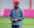 Bild: Sven Hoppe/dpa
Warnt vor Gegner Gladbach: Bayern-Trainer Vincent Kompany.