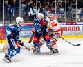 Bild: Elke Englmaier
Szenen aus dem Spiel in der DEL zwischen den Blue Devils Weiden (blaue Trikots) und den Eispiraten Crimmitschau am Freitag, 24. Oktober 2025. Die Blue Devils gewannen mit 6:3.