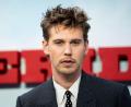 Bild: Scott A Garfitt/Invision/AP/dpa
Austin Butler könnte in einer „Miami Vice“-Neuauflage die Nachfolge von Don Johnson antreten. (Archivbild)