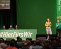 Bild: Daniel Löb/dpa
Die beiden bisherigen Landesvorsitzenden Gisela Sengl und Eva Lettenbauer sind auch die künftigen bei Bayerns Grünen.