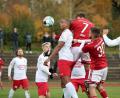 Bild: Dieter Jäschke
Julian Ceesay (Dritter von links) und Helmut Jurek (links) sind nicht mehr Spielertrainer des SV Inter Bergsteig Amberg.