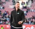 Bild: Harry Langer/dpa
Augsburg Trainer Sandro Wagner will im Pokal wieder Grund zur Freude haben.