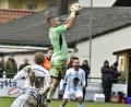 Bild: Hubert Ziegler
Torhüter Simon Geitner (Mitte) war beim 5:1-Erfolg gegen den TSV Kümmersbruck eine sichere Bank.