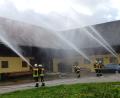 Bild: jp
Wasser marsch: Bei einer Großübung bekämpften zahlreiche Einsatzkräfte der Freiwilligen Feuerwehren einen Brand in einer Scheune des "Goashofbauern".